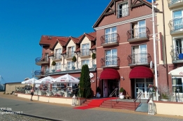 Widok na restaurację w Hotelu Morze w ciągu dnia